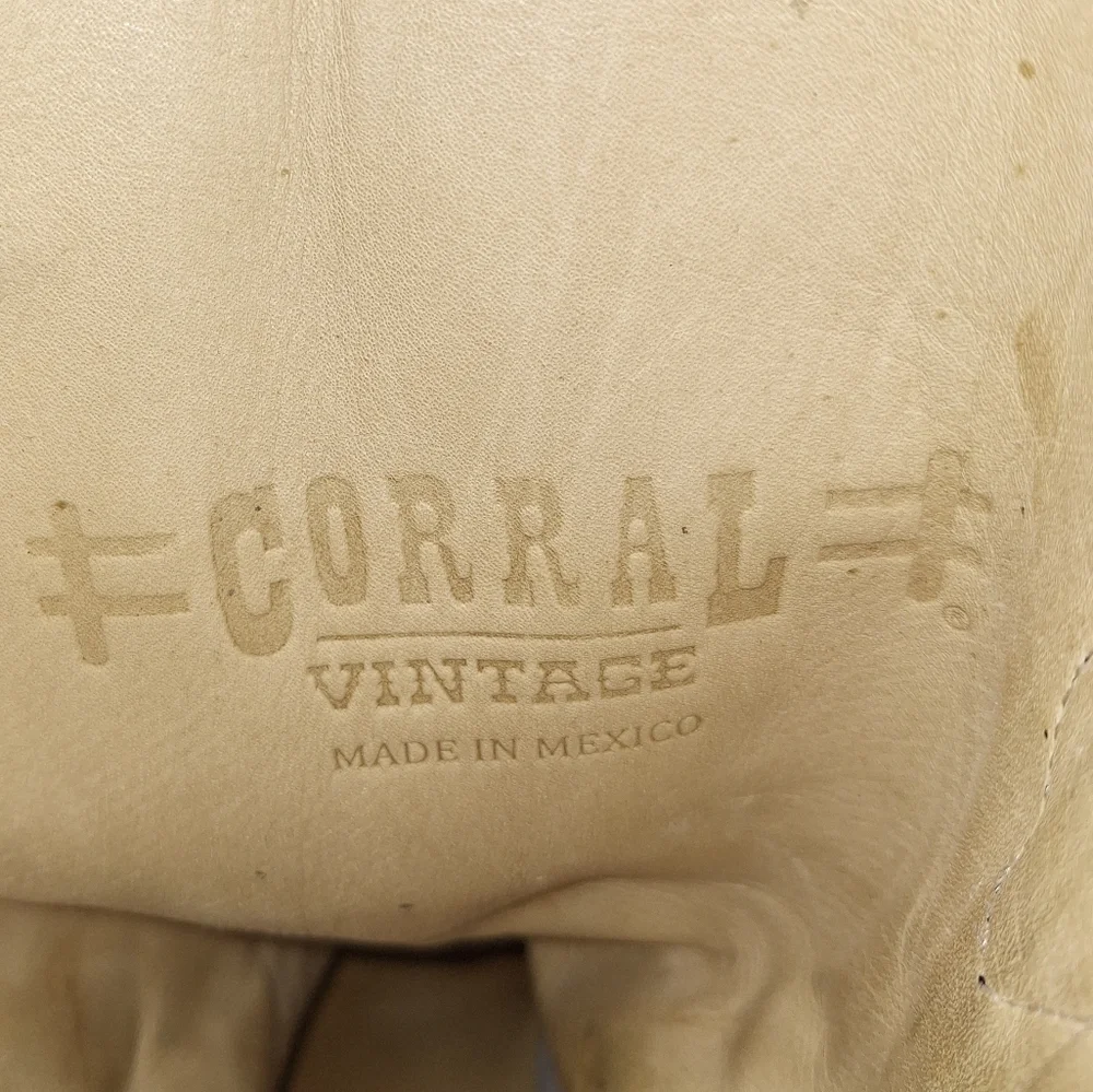 Corral Steel Blue Cowboy Boots with Red and Gray Inlaid Design In A Size 10M. - Picture 9 of 15